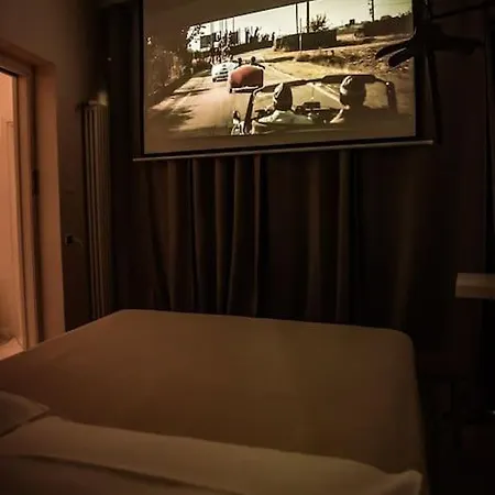 Con Cinema 4k E Free Parking *